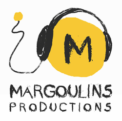 Logo dans un style dessiné qui représente un rond jaune avec au centre la lettre M écrite en noire, qui porte un casque audio noir, duquel ondule le fil ! En dessous, le nom Margoulins Productions est écrit en noir, un peu charbonneux, comme dessiné au fusain.